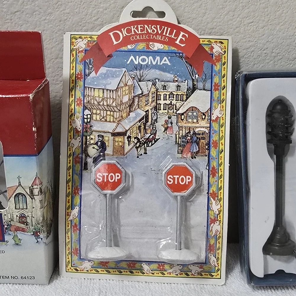 VTG Lemax‎ Dickensville NOMA Village Lot Lighted Sleigh Stop Signs Street Lamps